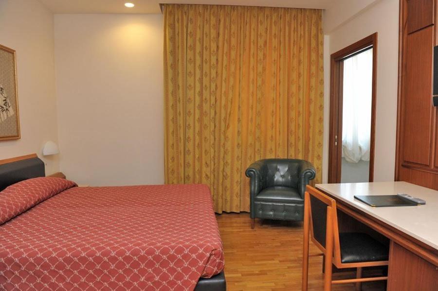 Hotel Svevo جويا ديل كولي الغرفة الصورة