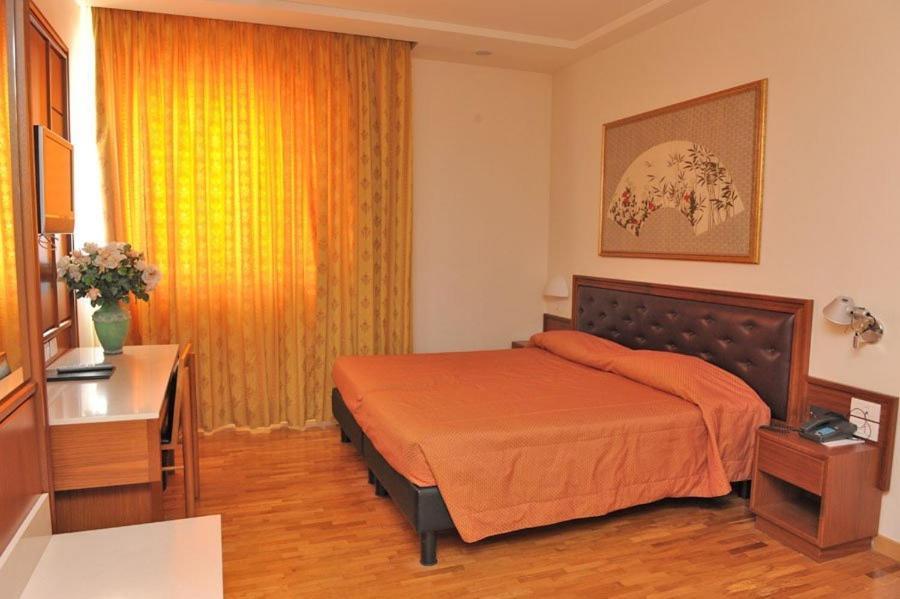 Hotel Svevo جويا ديل كولي الغرفة الصورة
