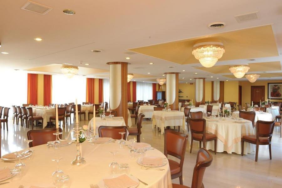 Hotel Svevo جويا ديل كولي المظهر الخارجي الصورة