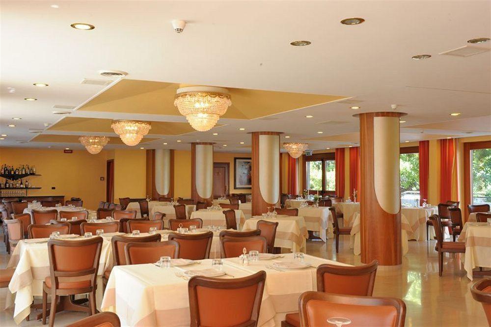 Hotel Svevo جويا ديل كولي المظهر الخارجي الصورة