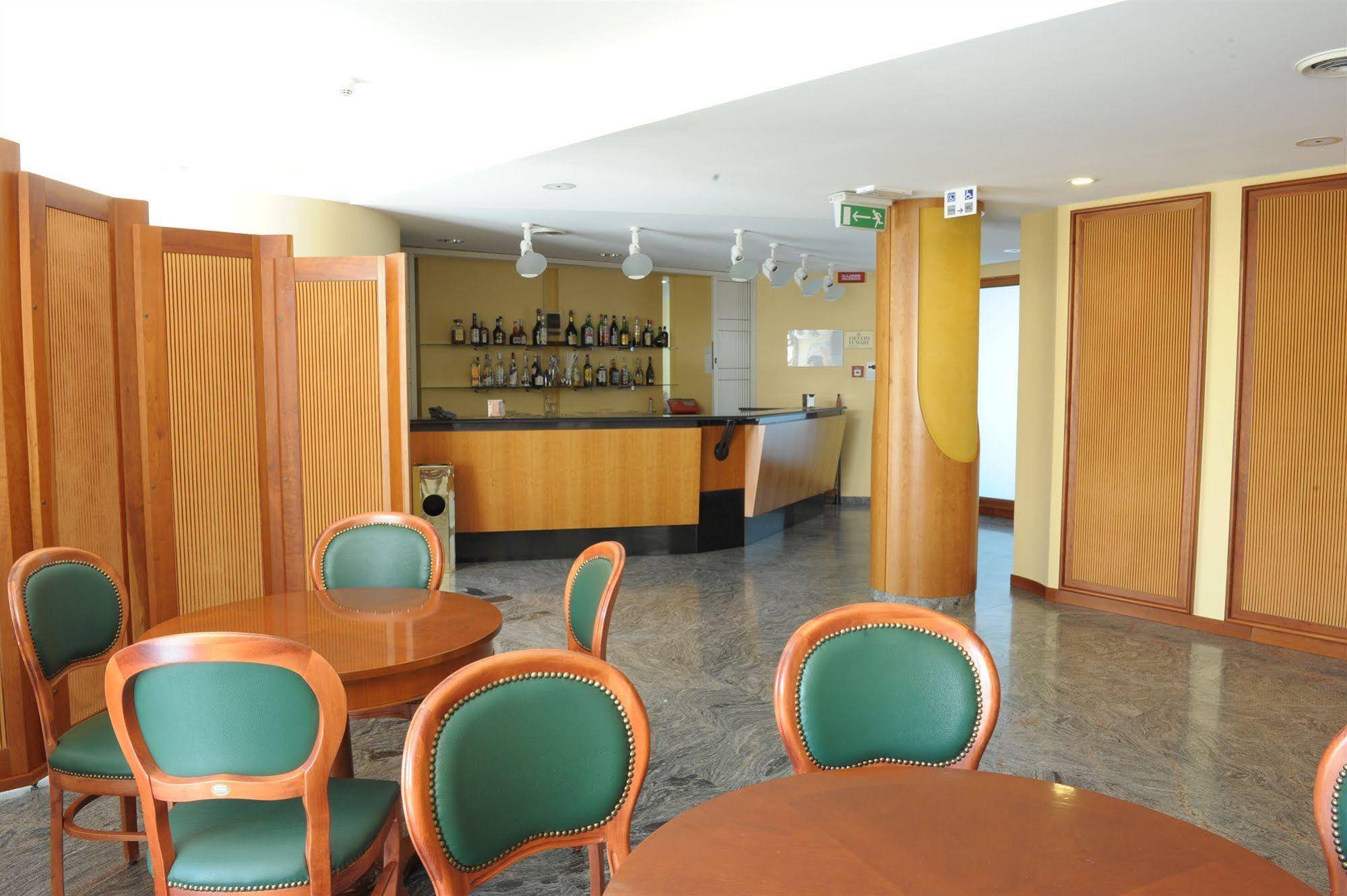 Hotel Svevo جويا ديل كولي المظهر الخارجي الصورة